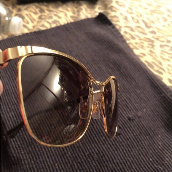 Dolce Gabbana gold rimmed aviator sunglasses with case - Picture 8 of 13